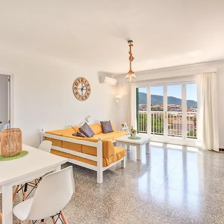 Holiday home Hermanas Femenias
