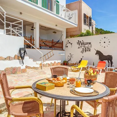 Holiday home Hermanas Femenias